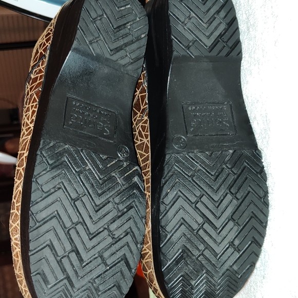 Sanita Pro Geometric Giraffe Clogs EU 37 Womens US Size 6 - Picture 5 of 7